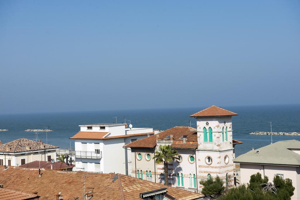 Hotel Gabbiano Porto San Giorgio Ngoại thất bức ảnh