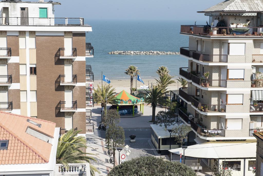 Hotel Gabbiano Porto San Giorgio Ngoại thất bức ảnh