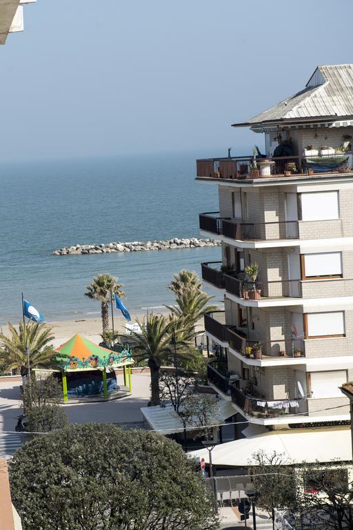 Hotel Gabbiano Porto San Giorgio Ngoại thất bức ảnh