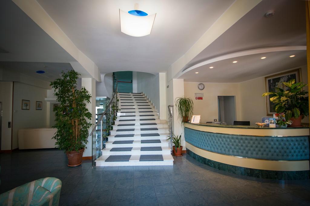 Hotel Gabbiano Porto San Giorgio Ngoại thất bức ảnh
