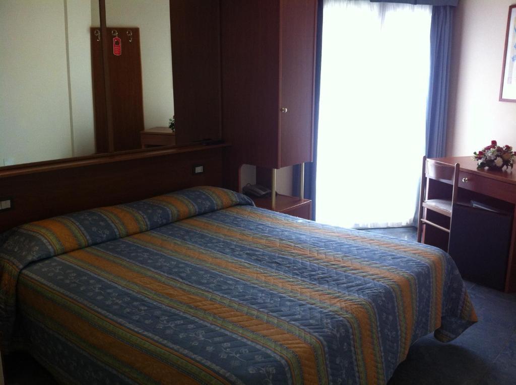 Hotel Gabbiano Porto San Giorgio Phòng bức ảnh
