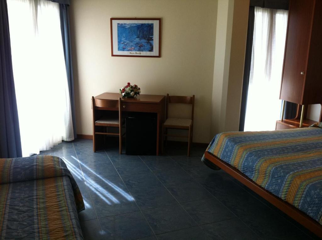 Hotel Gabbiano Porto San Giorgio Phòng bức ảnh