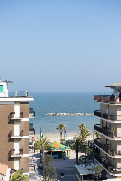 Hotel Gabbiano Porto San Giorgio Ngoại thất bức ảnh