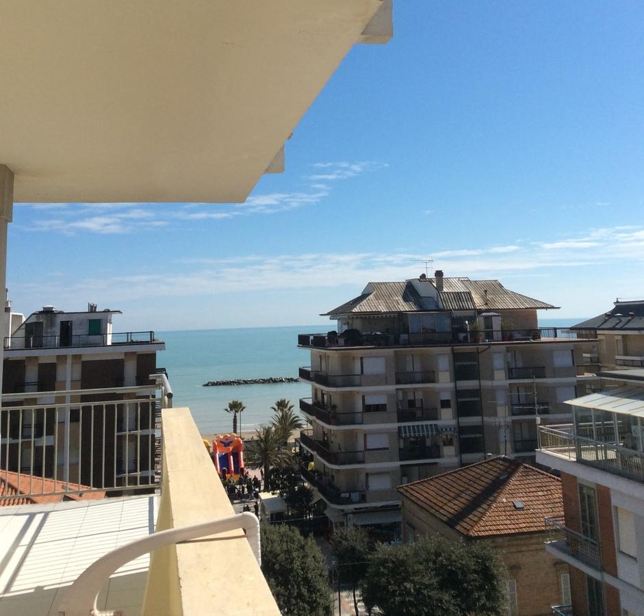 Hotel Gabbiano Porto San Giorgio Ngoại thất bức ảnh