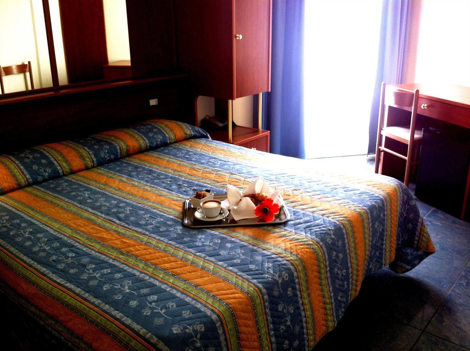 Hotel Gabbiano Porto San Giorgio Ngoại thất bức ảnh