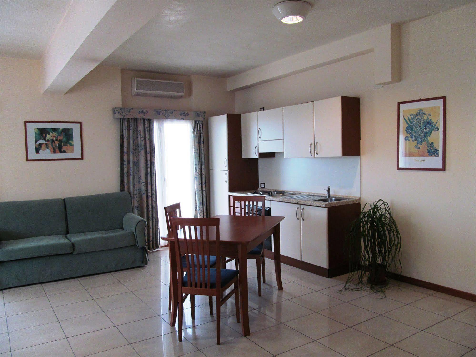 Hotel Gabbiano Porto San Giorgio Ngoại thất bức ảnh