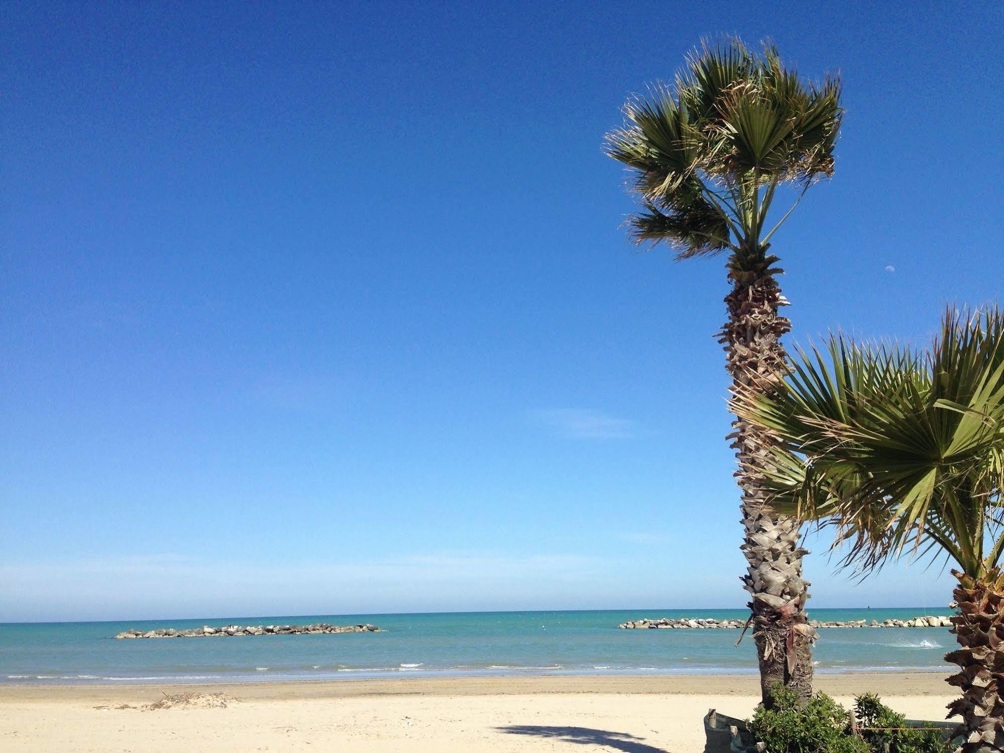 Hotel Gabbiano Porto San Giorgio Ngoại thất bức ảnh