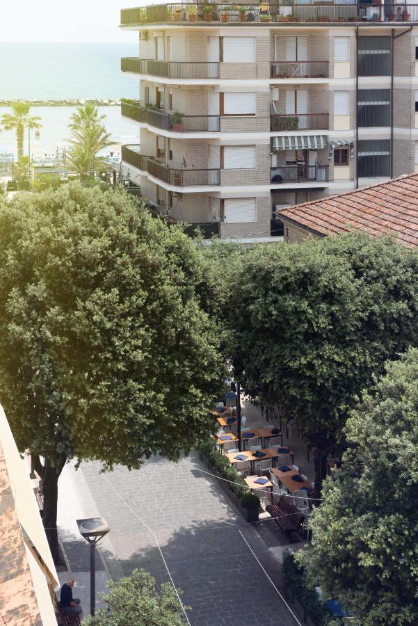Hotel Gabbiano Porto San Giorgio Ngoại thất bức ảnh