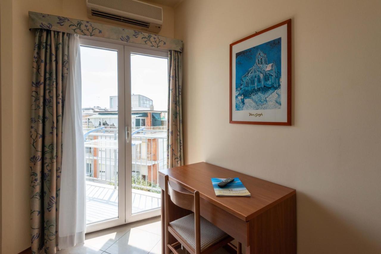 Hotel Gabbiano Porto San Giorgio Ngoại thất bức ảnh